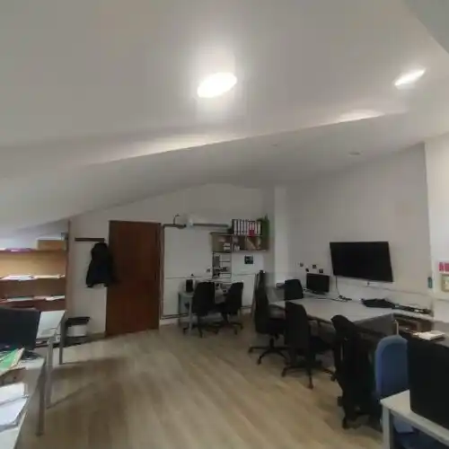 Oficina dentro del centro Arna