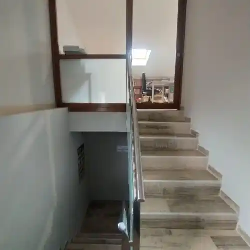 Escalera en el centro Arna