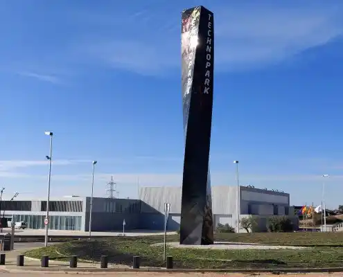Entrada principal de Technopark, centro de innovación y emprendedores.