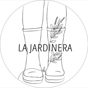 Logo de La Jardinera, grupo de mujeres de Artieda dedicadas al cultivo y transformación de plantas aromáticas y medicinales.